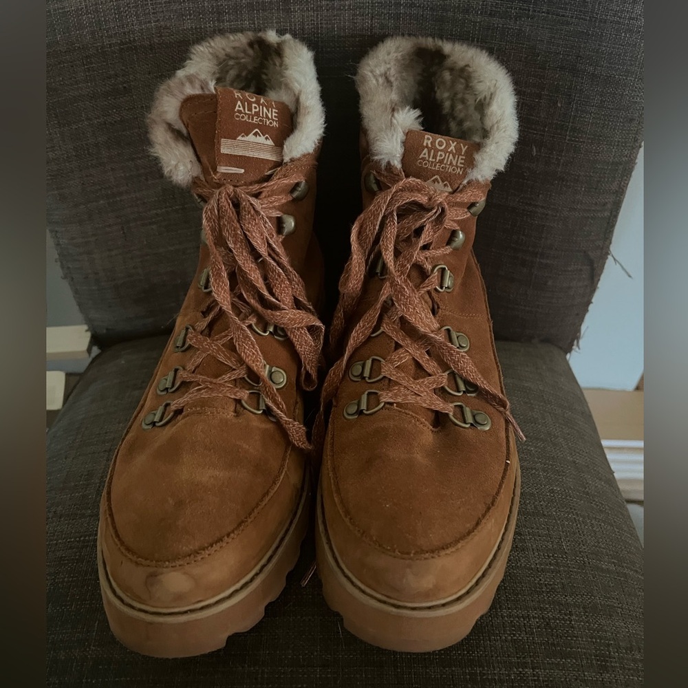 Roxy Sadie lace up boots